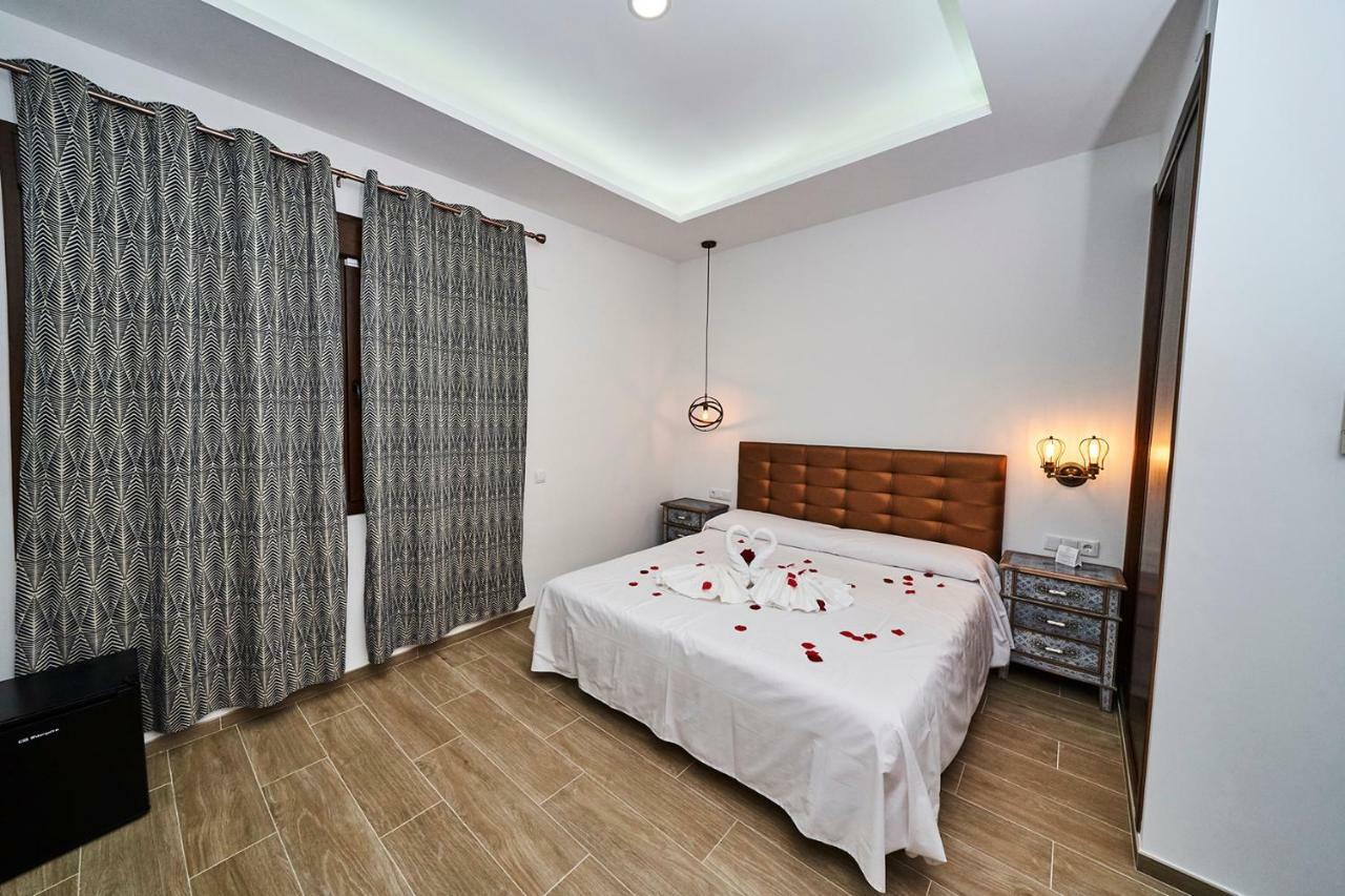 Hotel Bajamar Ancladero Playa Nerja Exterior photo